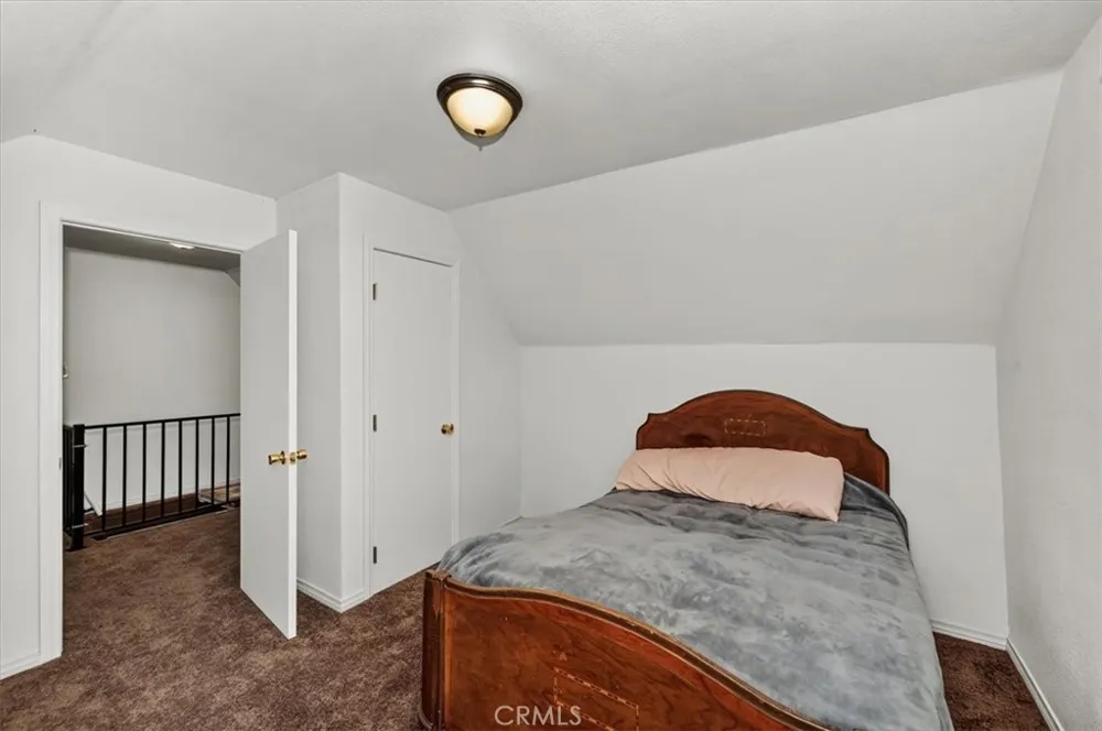 22421 Pine Cedarpines Park, CA 92322