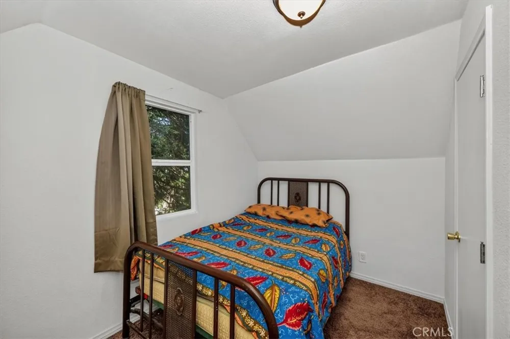 22421 Pine Cedarpines Park, CA 92322