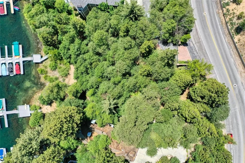 27457 North Bay Lake Arrowhead, CA 92352