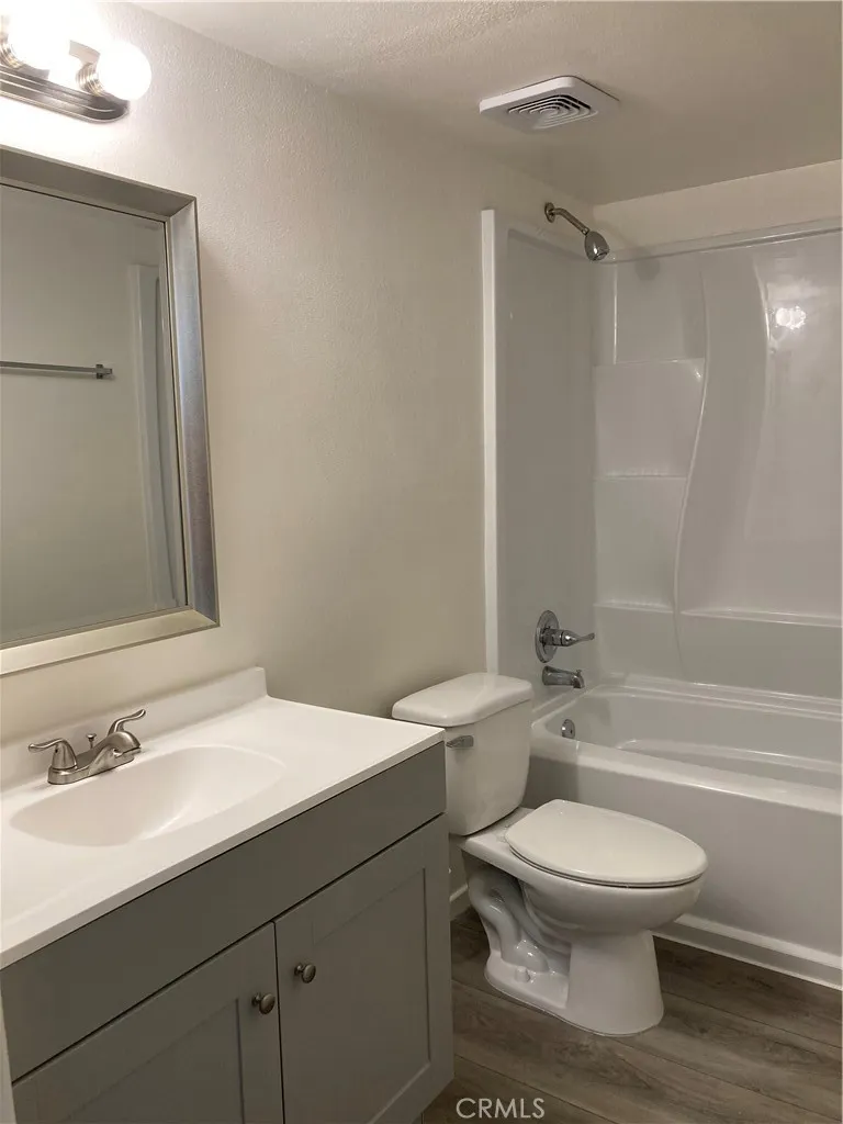 8505 Columbus Avenue #304 North Hills, CA 91343