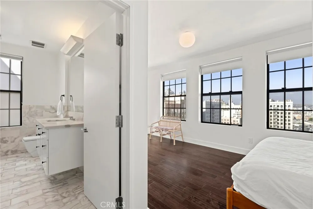 746 S Los Angeles #1201 Los Angeles, CA 90014