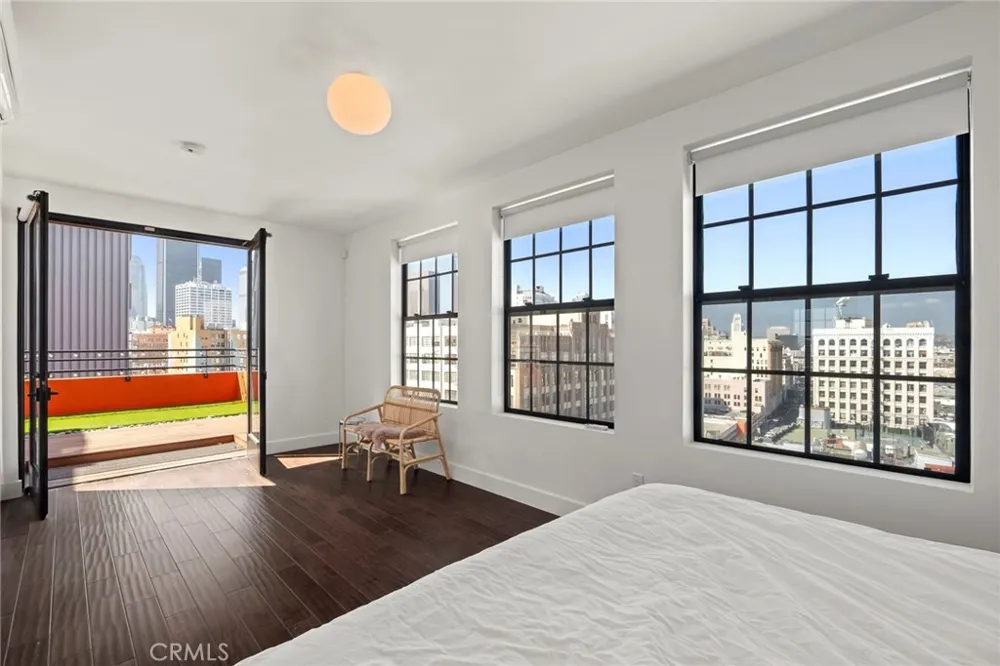 746 S Los Angeles #1201 Los Angeles, CA 90014
