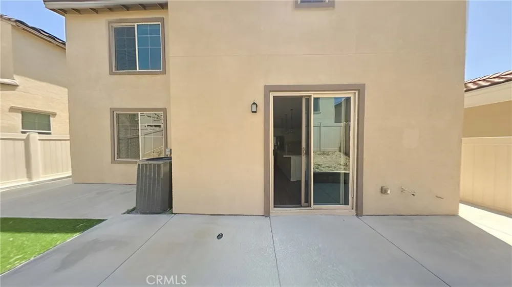 460 Pinewood Rialto, CA 92376