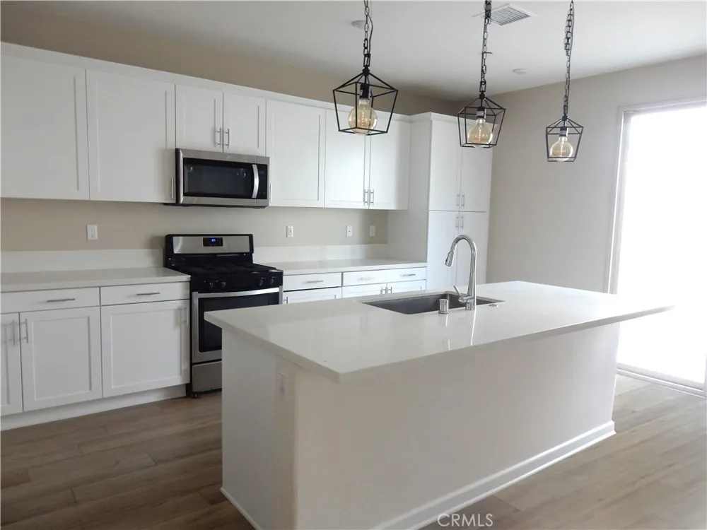 460 Pinewood Rialto, CA 92376