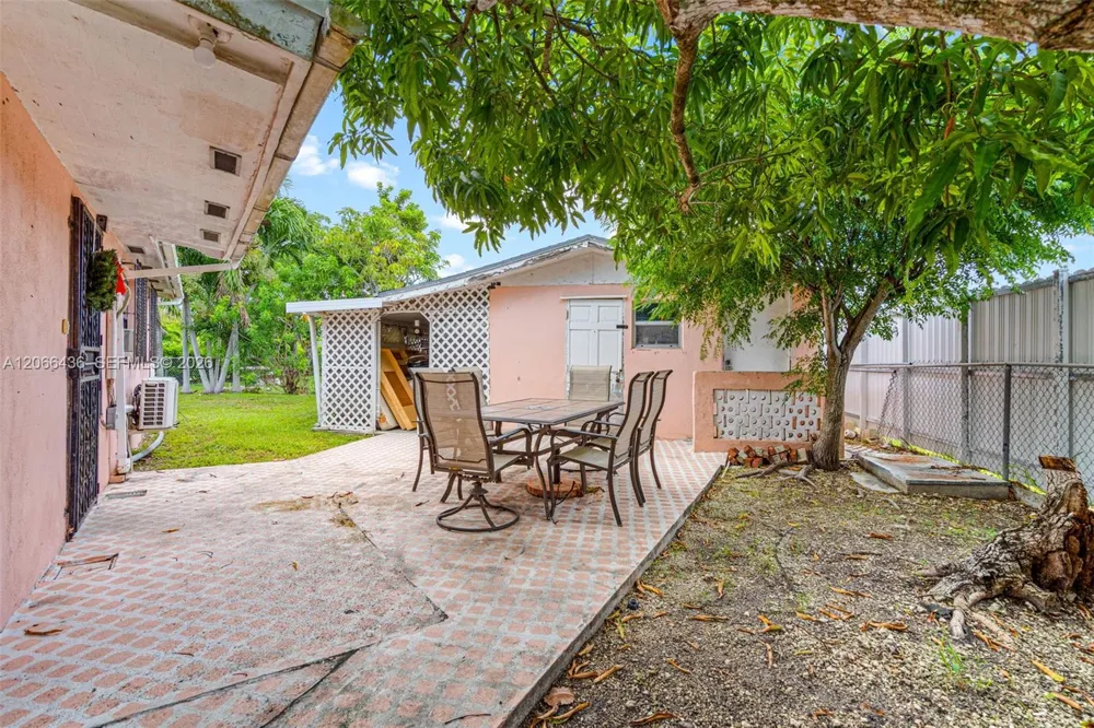 11985 SW 181st Ter Miami, FL 33177