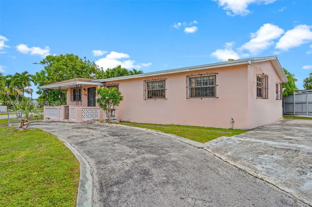 11985 SW 181st Ter Miami, FL 33177