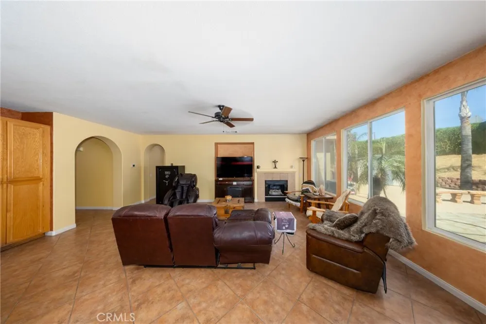 14855 Noblewood Lake Elsinore, CA 92530