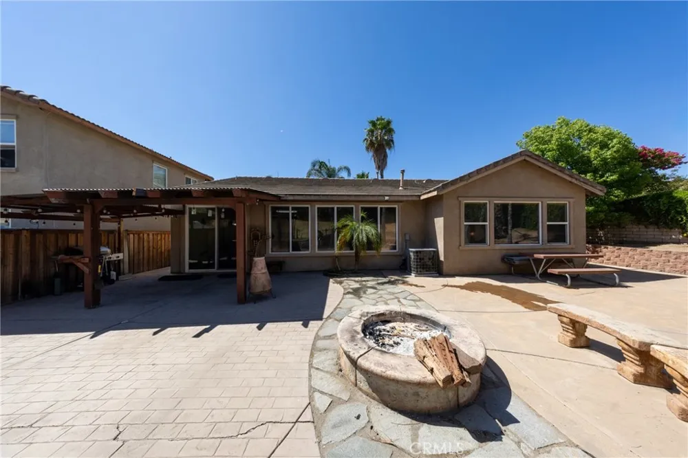 14855 Noblewood Lake Elsinore, CA 92530