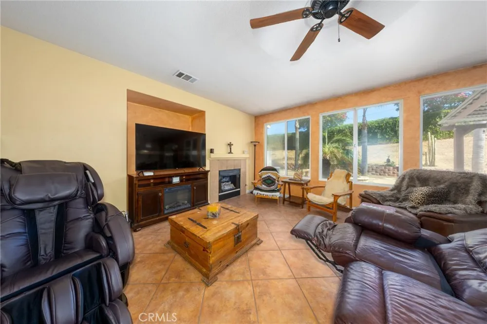 14855 Noblewood Lake Elsinore, CA 92530