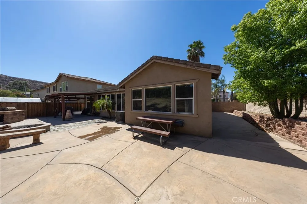 14855 Noblewood Lake Elsinore, CA 92530