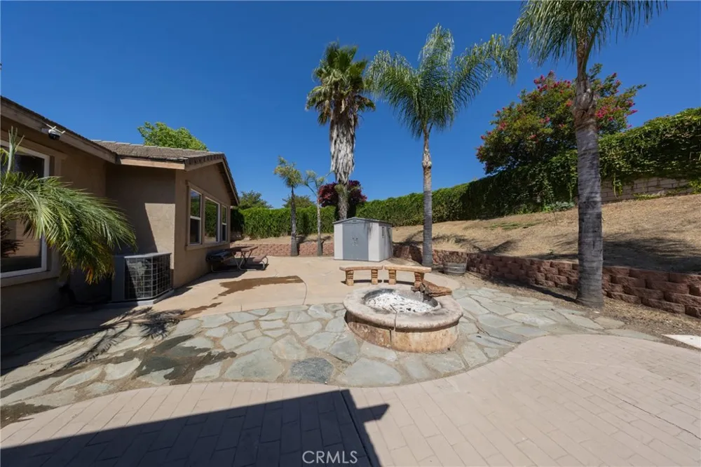14855 Noblewood Lake Elsinore, CA 92530