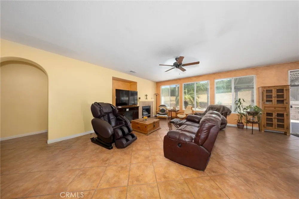 14855 Noblewood Lake Elsinore, CA 92530
