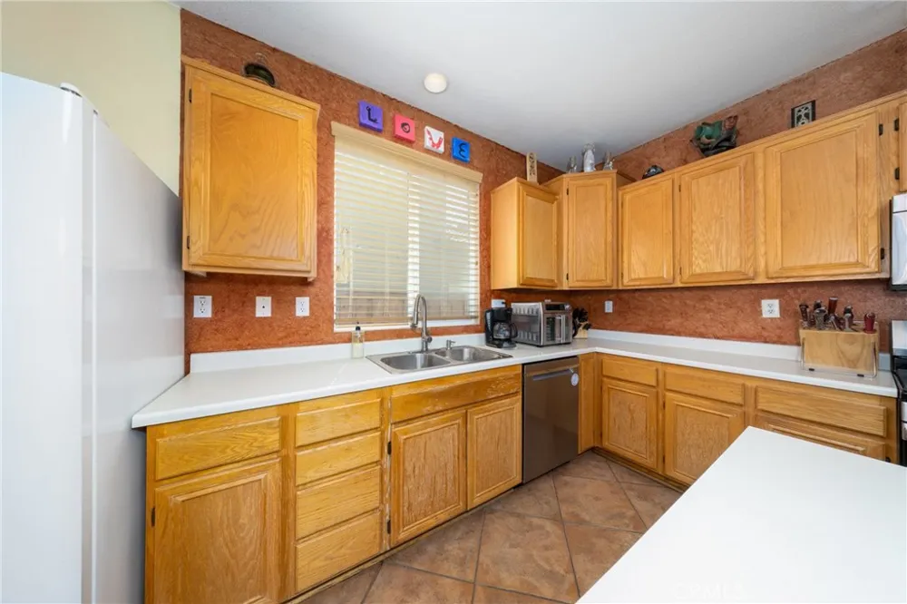 14855 Noblewood Lake Elsinore, CA 92530