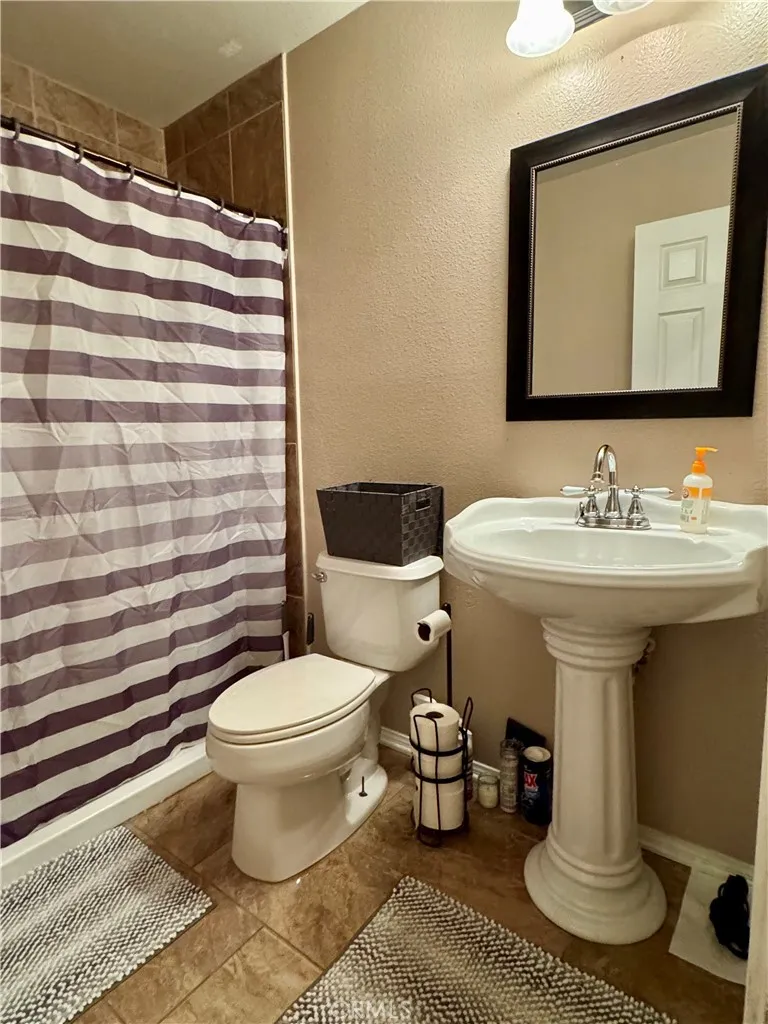 11735 Alana Victorville, CA 92392