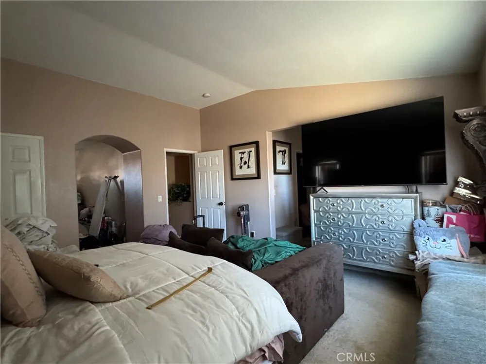 11735 Alana Victorville, CA 92392