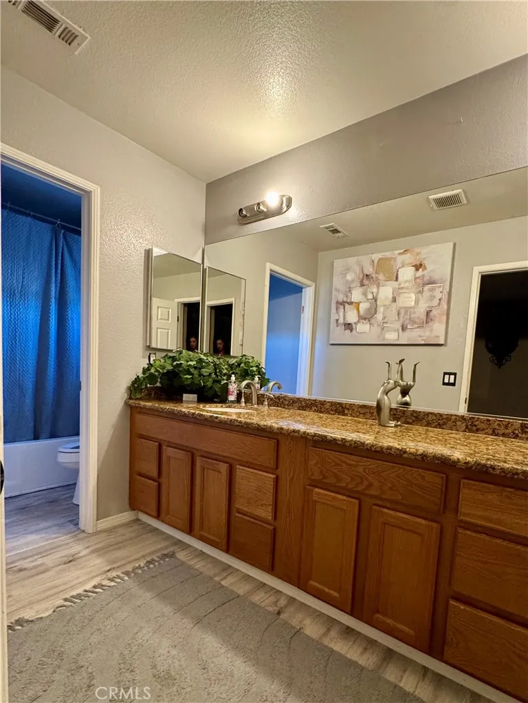 11735 Alana Victorville, CA 92392