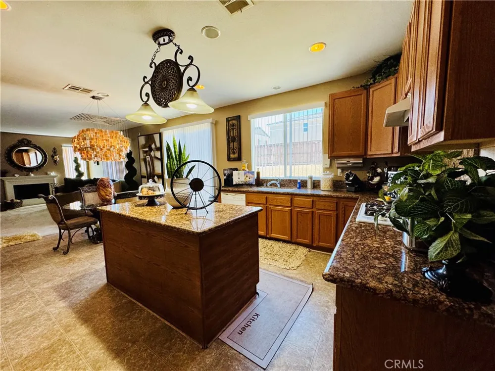 11735 Alana Victorville, CA 92392