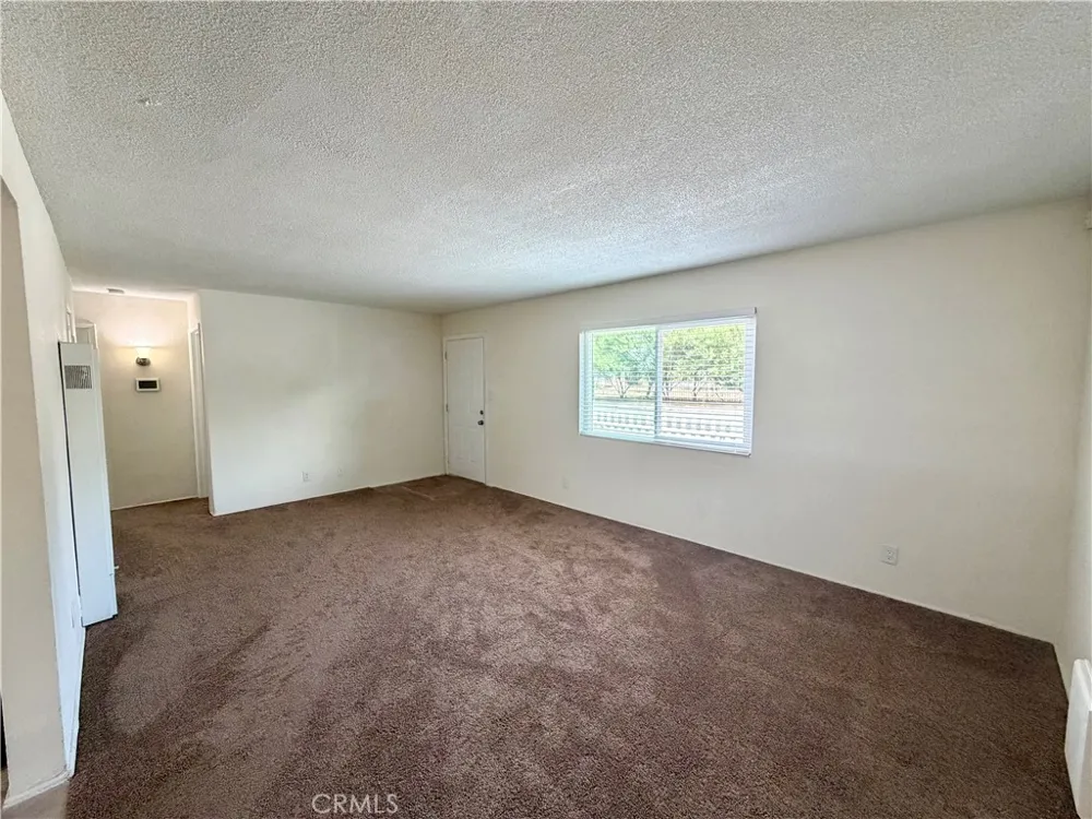 711 E Oakland Hemet, CA 92543