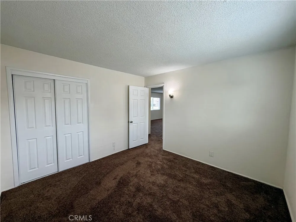 711 E Oakland Hemet, CA 92543