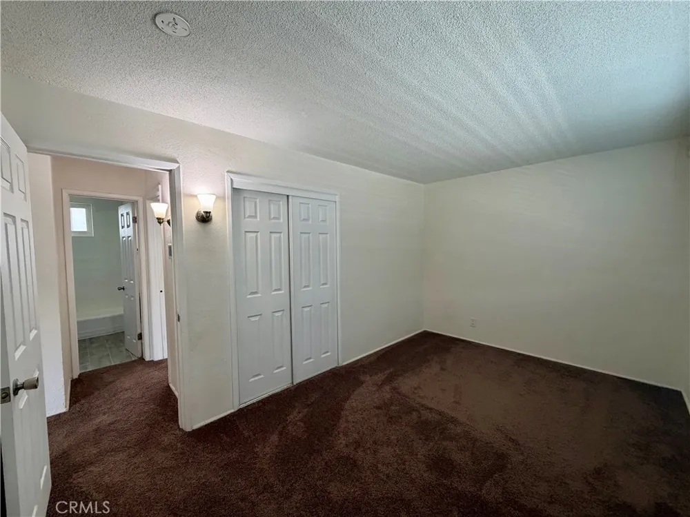 711 E Oakland Hemet, CA 92543