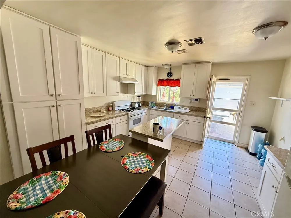 2607 W Olive Avenue Fullerton, CA 92833