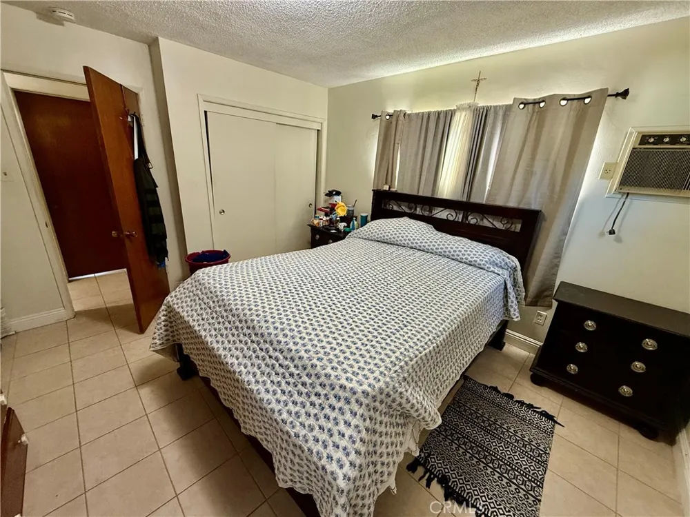 2607 W Olive Avenue Fullerton, CA 92833