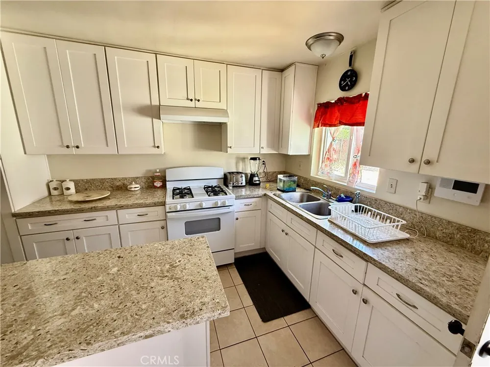 2607 W Olive Avenue Fullerton, CA 92833