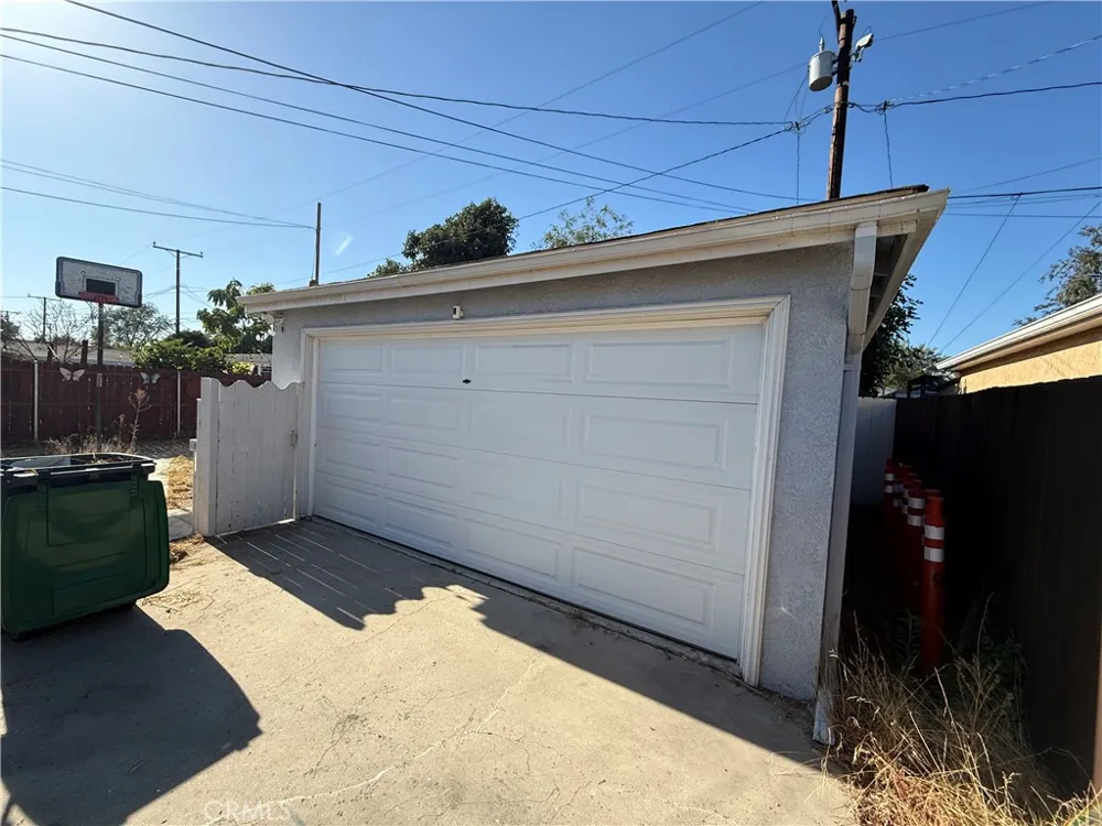 2607 W Olive Avenue Fullerton, CA 92833