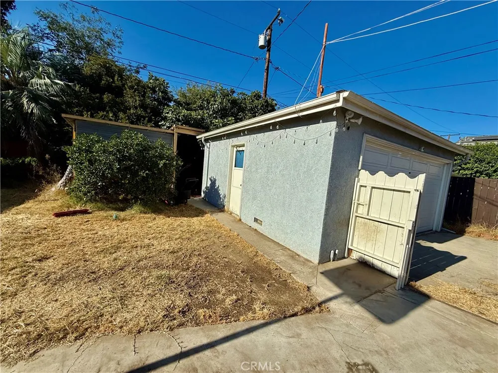 2607 W Olive Avenue Fullerton, CA 92833