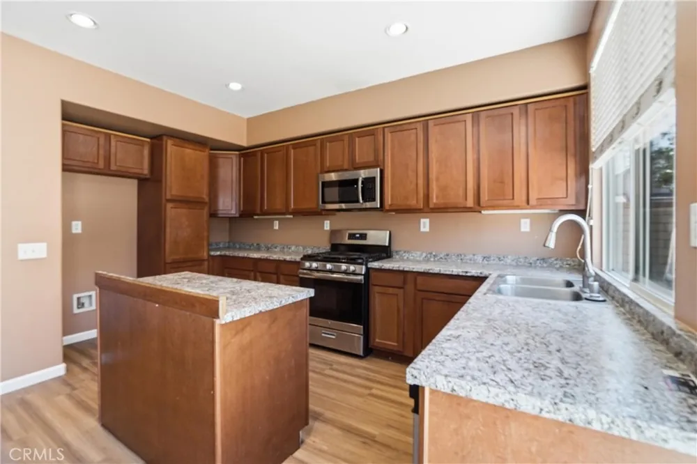 300 Date Street Lake Elsinore, CA 92530