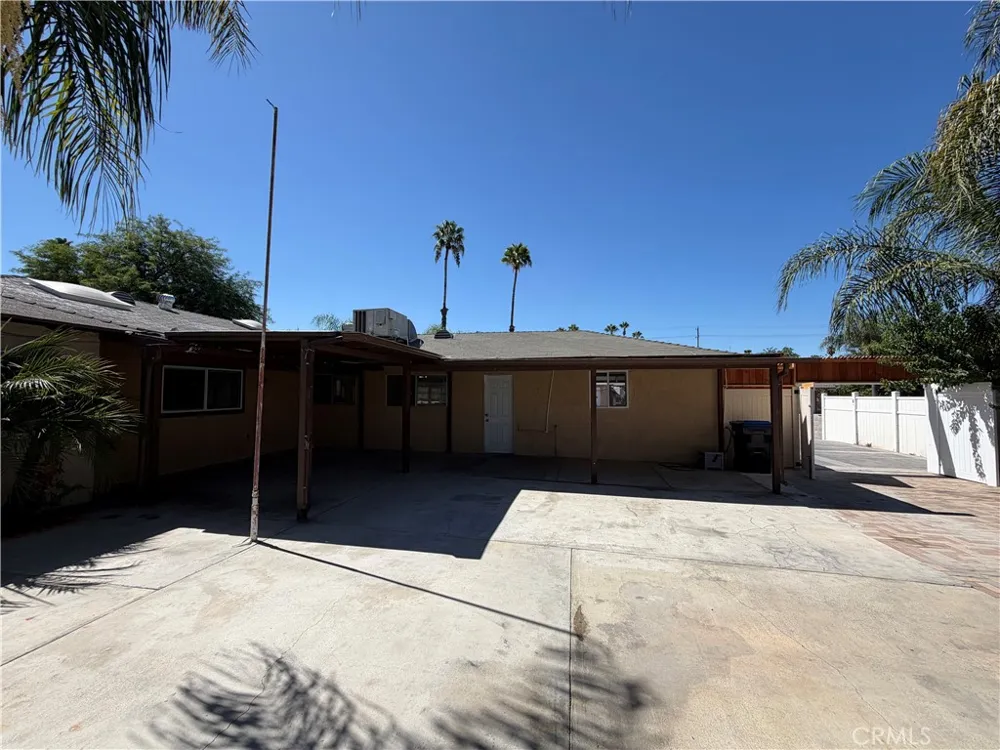 26695 Tellis Hemet, CA 92544