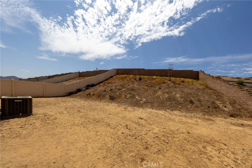 25311 Luna Peak Menifee, CA 92586