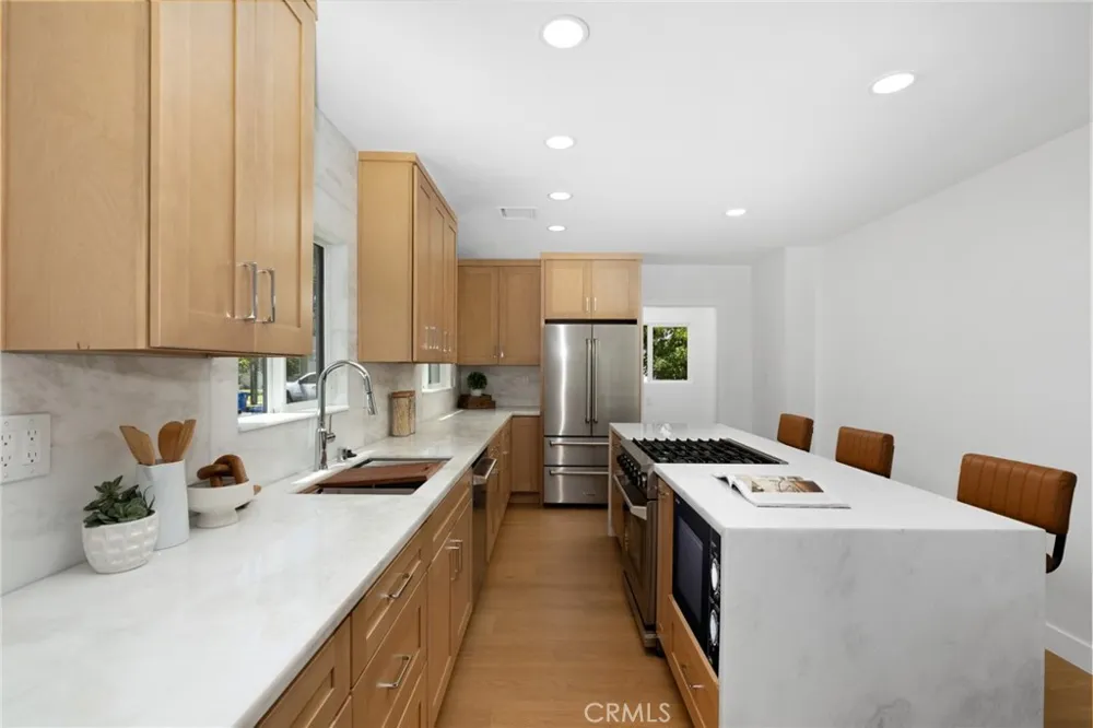 15550 Otsego Street Encino, CA 91436