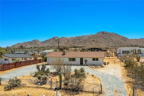 60229 La Mirada Trail