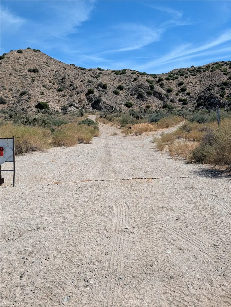 49170 Via Hacienda Morongo Valley, CA 92256