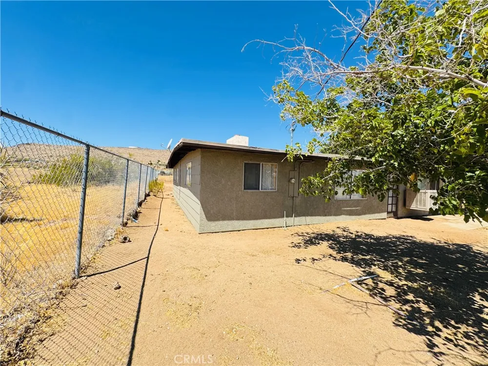 56677 Sunset Drive Yucca Valley, CA 92284