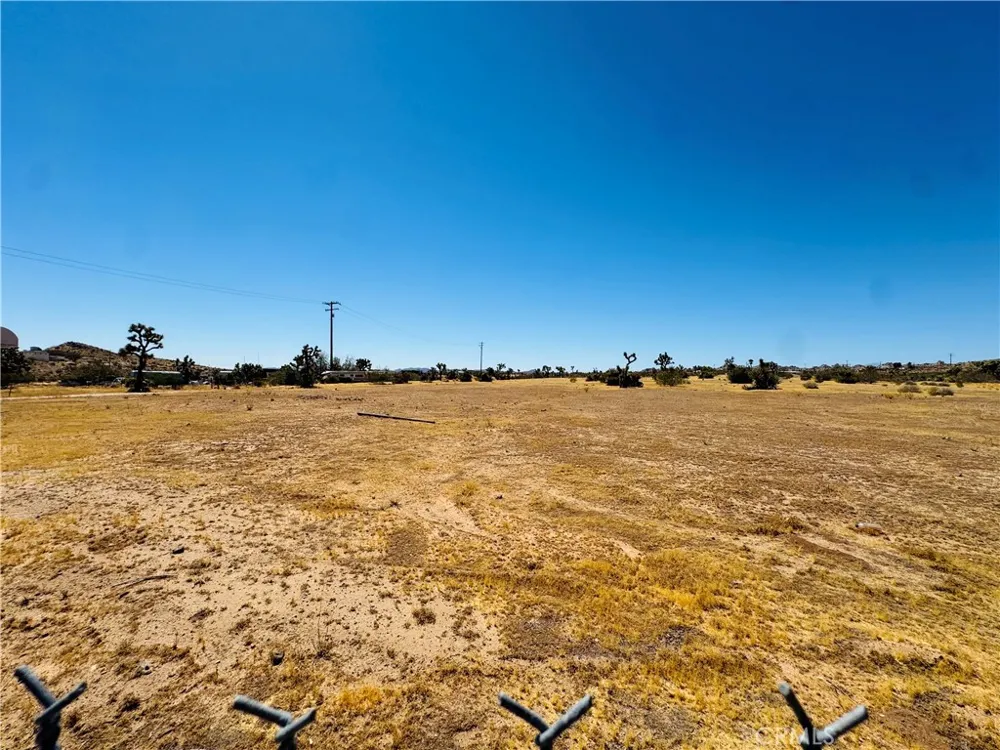 56677 Sunset Drive Yucca Valley, CA 92284