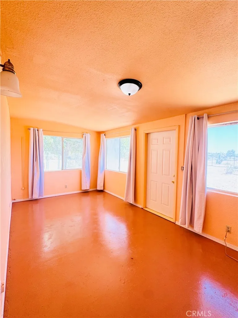 56677 Sunset Drive Yucca Valley, CA 92284