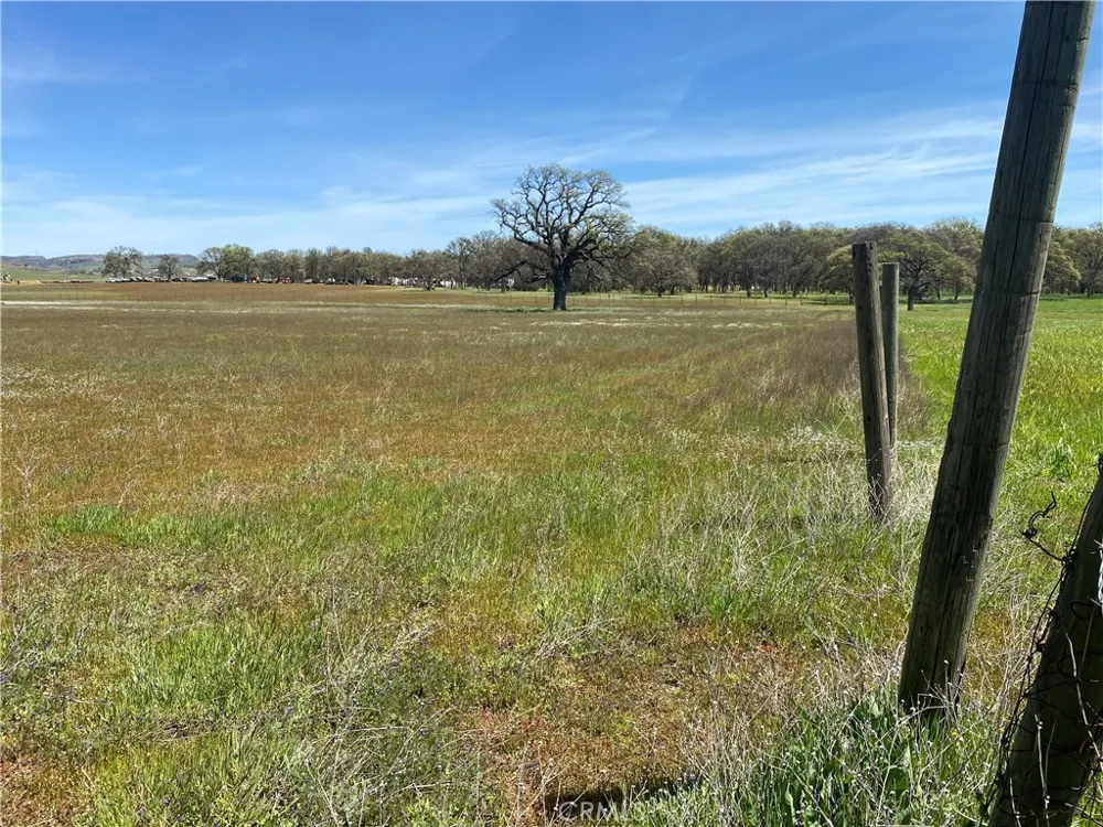 2730 Smith Lane Clearlake, CA 95422