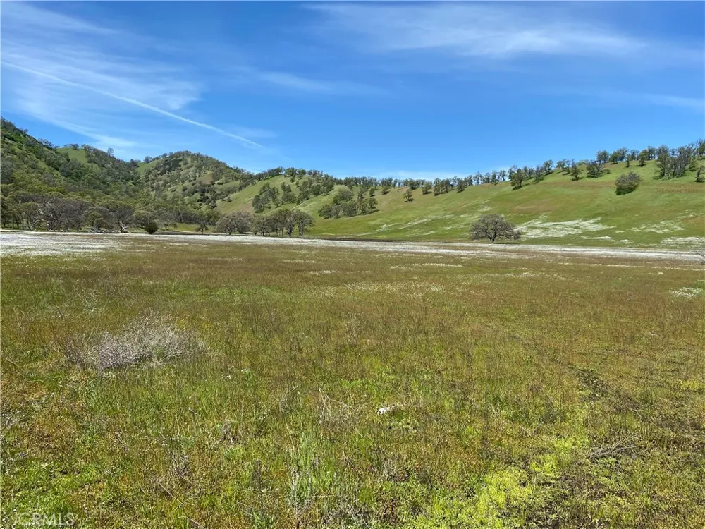 2730 Smith Lane Clearlake, CA 95422