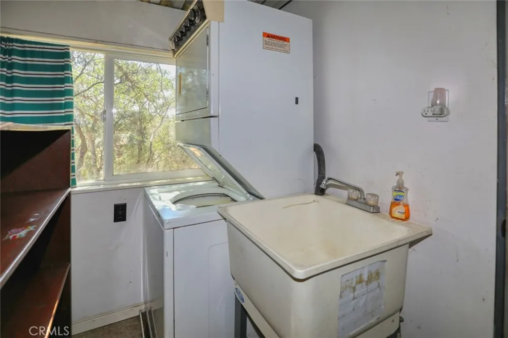 16973 Big Bear Lower Lake, CA 95457