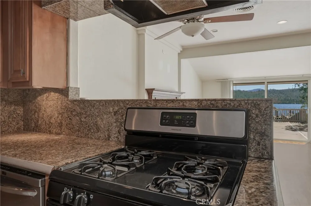 12915 Plumas Clearlake, CA 95422