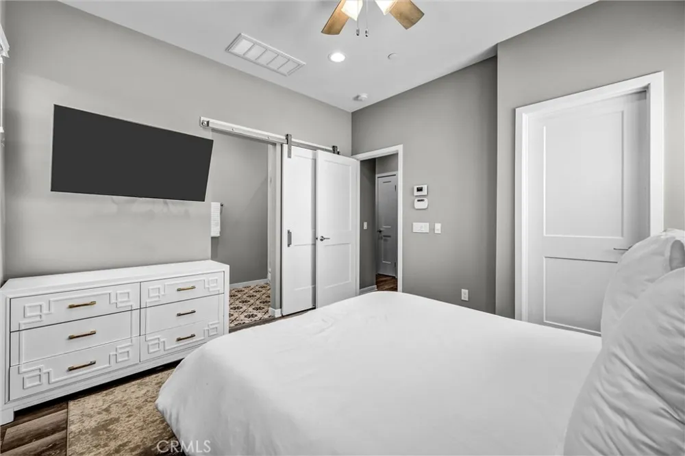 108 High Meadow Lake Forest, CA 92610