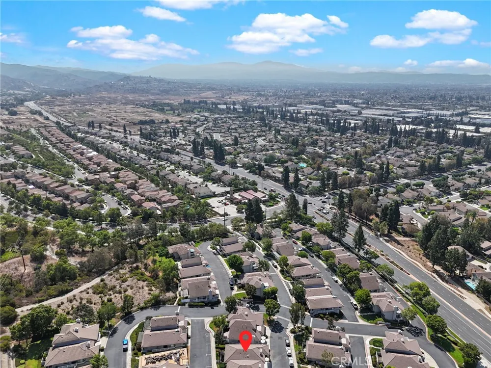 2475 Woodfield Brea, CA 92821