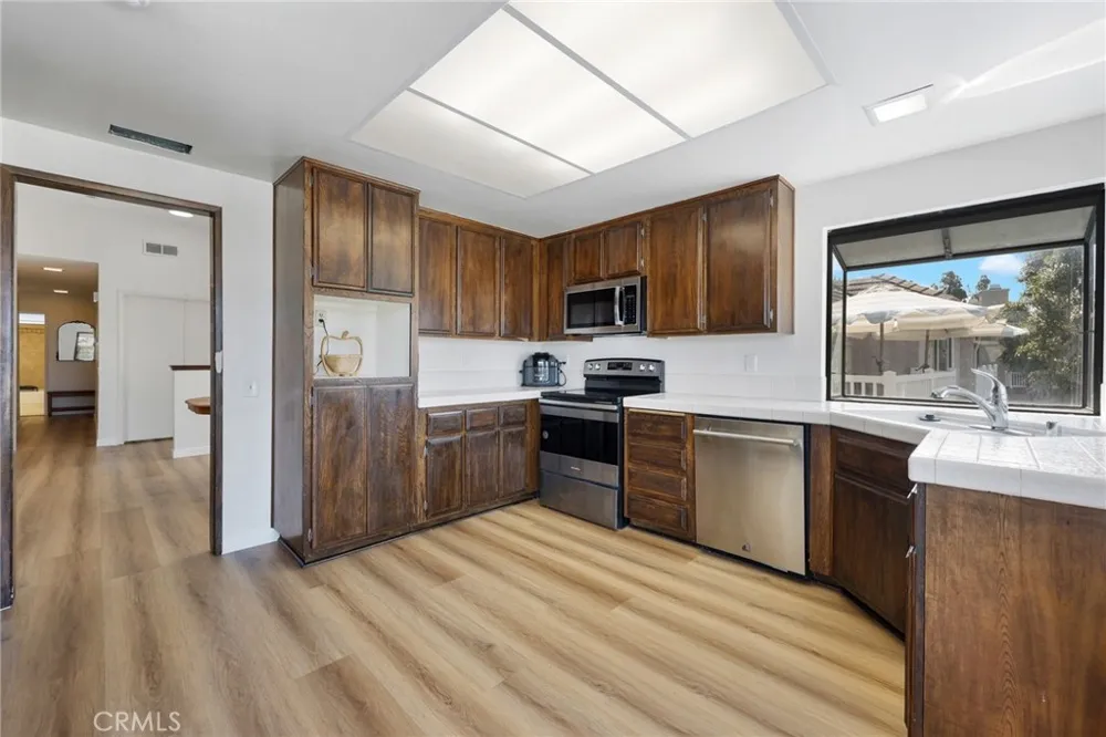 2475 Woodfield Brea, CA 92821