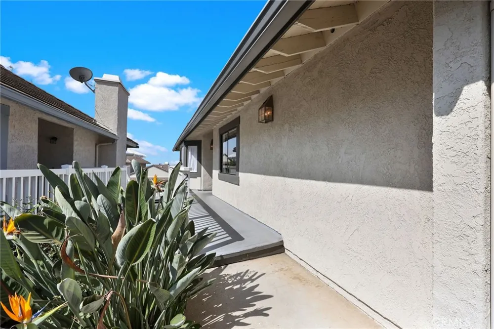 2475 Woodfield Brea, CA 92821
