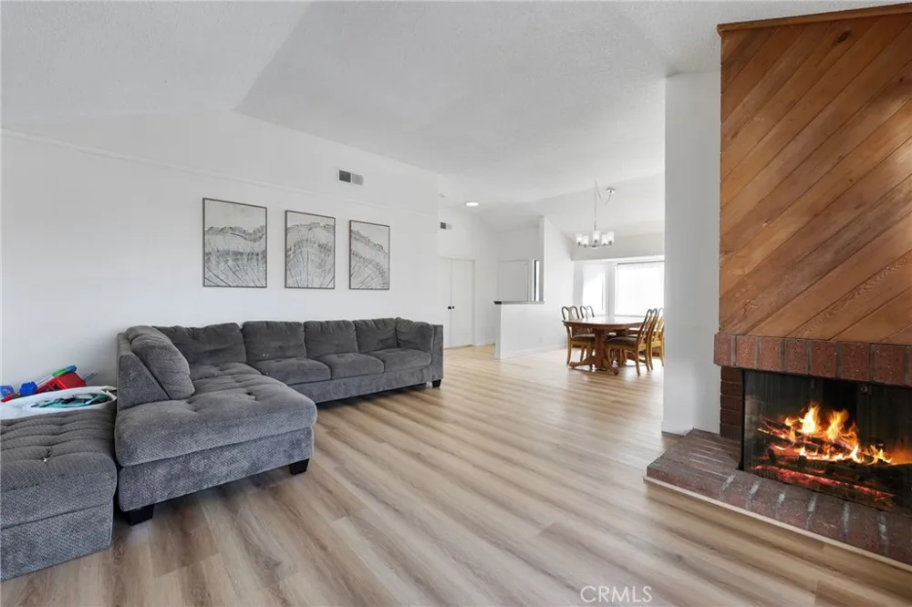 2475 Woodfield Brea, CA 92821