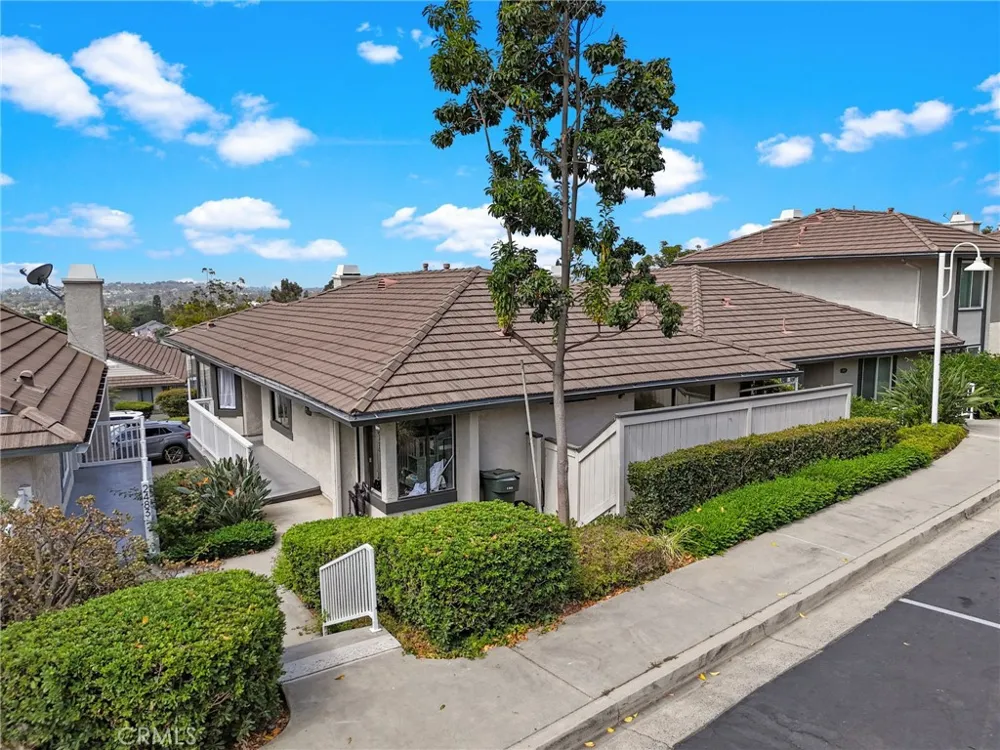 2475 Woodfield Brea, CA 92821