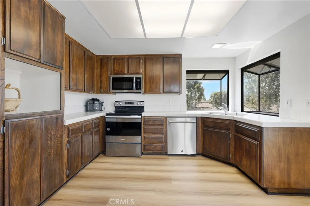 2475 Woodfield Brea, CA 92821