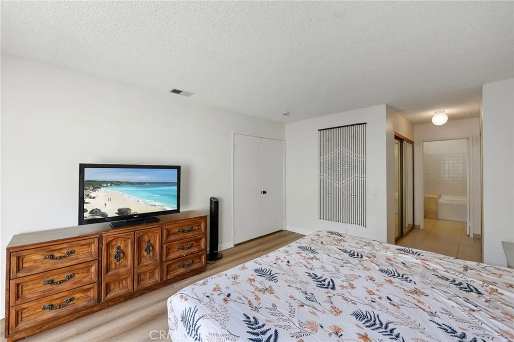 2475 Woodfield Brea, CA 92821